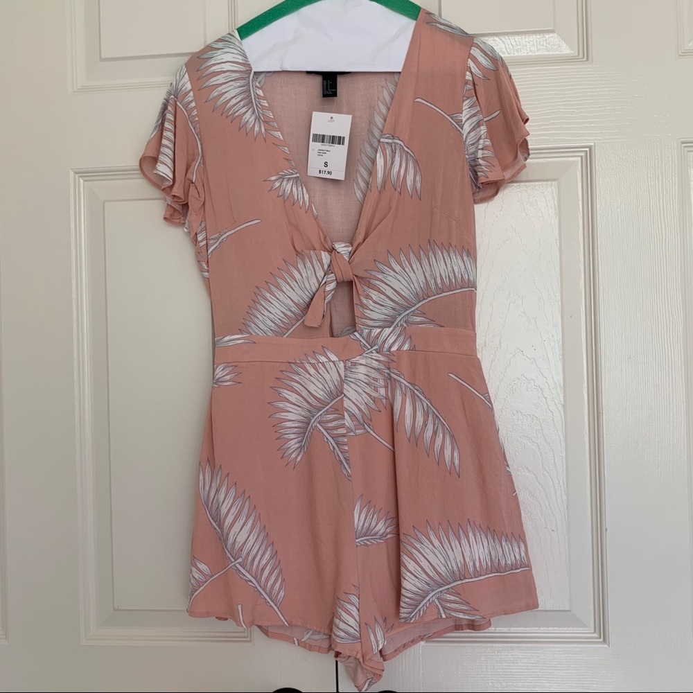 NWT Forever 21 palm leaf print pink romper size sm